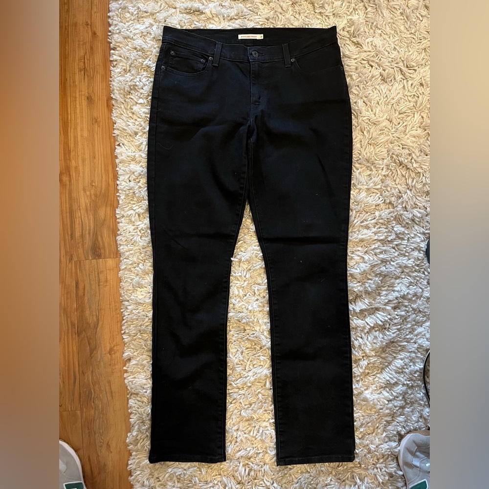 Levi’s 414 relaxed fit jeans